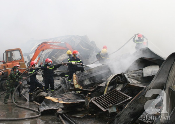 Vụ cháy lớn ở phường Vạn Phúc: Kịp thời cứu kho hàng 21 tỷ đồng 2