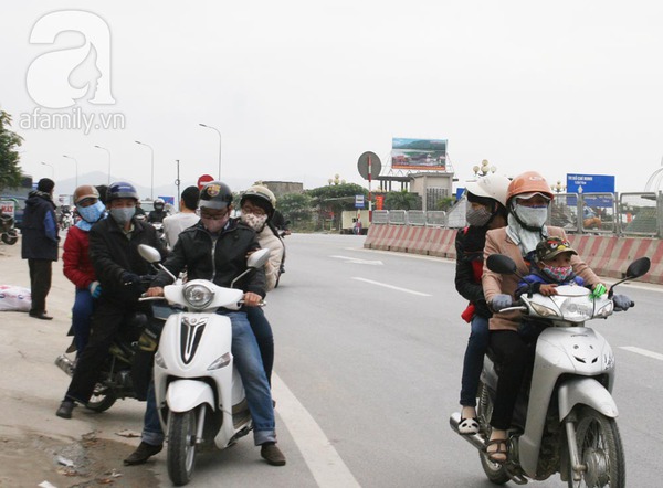 Sợ chặt chém, đông đúc, nhiều người ra thành phố bằng xe máy 4