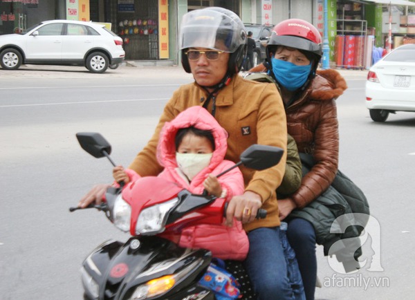Sợ chặt chém, đông đúc, nhiều người ra thành phố bằng xe máy 6