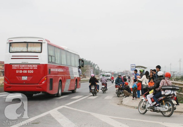 Sợ chặt chém, đông đúc, nhiều người ra thành phố bằng xe máy 10