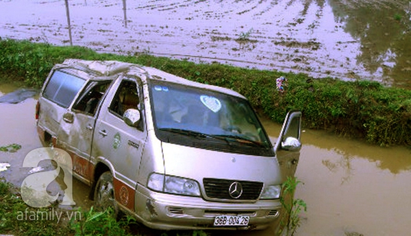 Hưng Yên: Xe khách đón dâu bị xe tải đâm, 7 người thương vong 1