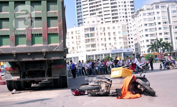 Hà Nội: Bị cuốn vào gầm xe tải, nam thanh niên chết thương tâm 1