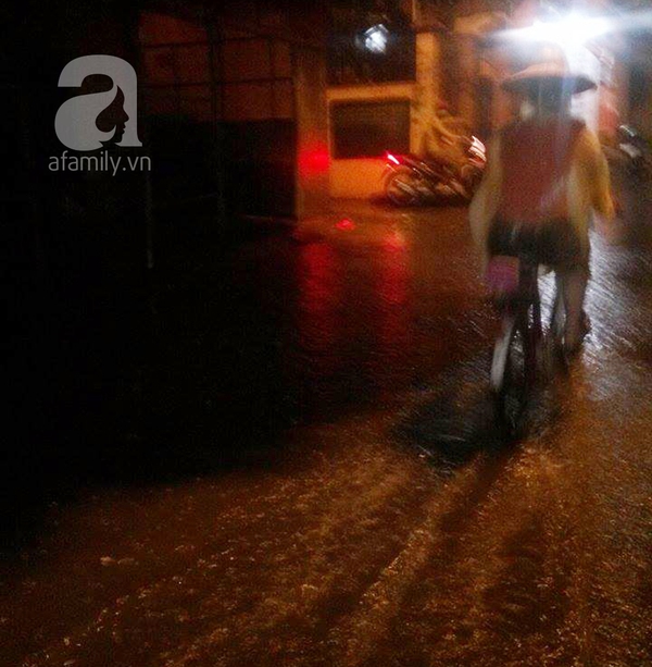 Hà Nội đang mưa rất to, nhiều nơi có khả năng bị ngập lớn 8