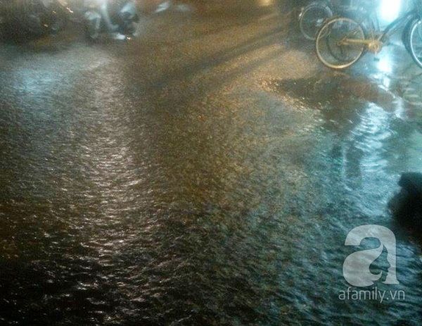 Hà Nội đang mưa rất to, nhiều nơi có khả năng bị ngập lớn 4
