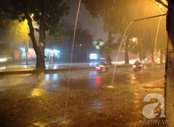 Hà Nội đang mưa rất to, nhiều nơi có khả năng bị ngập lớn 1