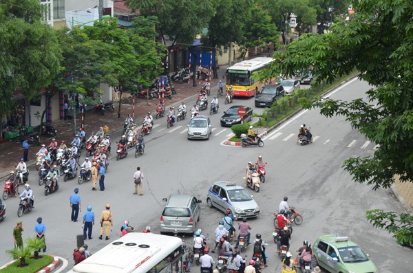 Cấm ô tô vào đường Xuân Thủy - Cầu Giấy sớm hơn dự kiến, nhiều người bất ngờ 5