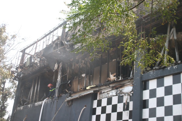 Hiện trường tan hoang của Luxury bar sau đám cháy kinh hoàng 22