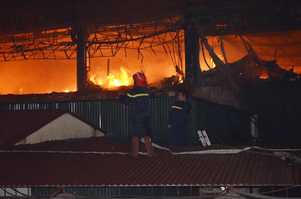 Vụ cháy quán bar Luxury: 13 nạn nh&acirc;n đang phải c&acirc;́p cứu  2