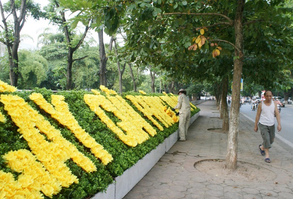 Hà Nội trang hoàng chào đón 60 năm ngày giải phóng Thủ đô 10