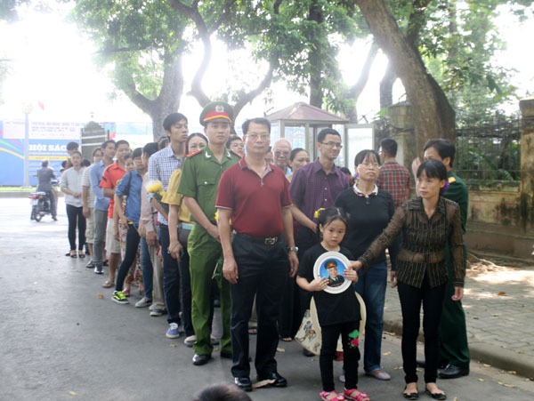 Người Hà Nội xếp hàng dài vào viếng Đại Tướng Võ Nguyên Giáp 3