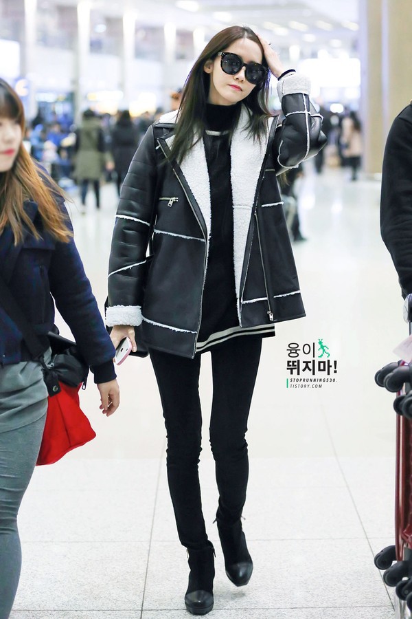 Diện &aacute;o kho&aacute;c che ch&acirc;n cong như Yoona SNSD