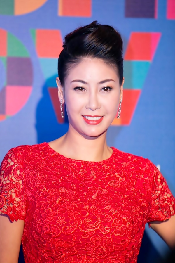 “Soi” tóc đẹp và đẳng cấp của sao Việt tại Elle Fashion Show 6