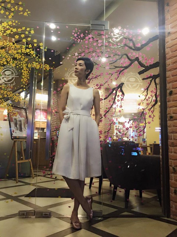 H&agrave; Hồ, Thu Thảo khoe ch&acirc;n thon với street style duy&ecirc;n d&aacute;ng 11