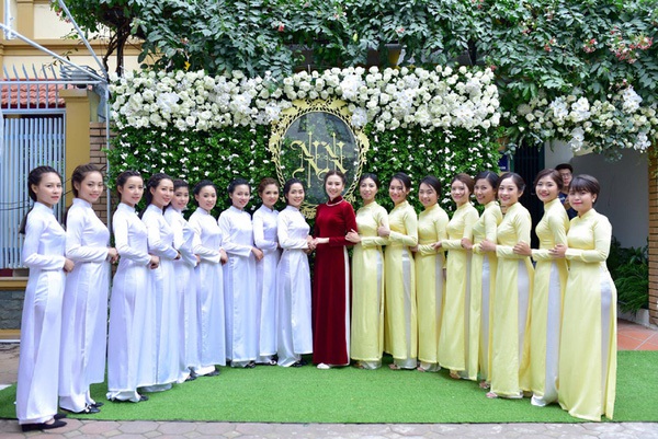 Nhìn lại hành trình chuẩn bị cho đám cưới xa hoa nhất nhì Hà Nội của MC Mai Ngọc Nhìn lại hành trình chuẩn bị cho đám cưới xa hoa nhất nhì Hà Nội của MC Mai Ngọc