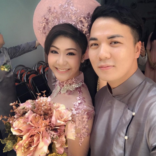Xôn xao hình ảnh về đám cưới của nữ cơ trưởng Huỳnh Lý Đông Phương với chú rể không phải Trương Thế Vinh
