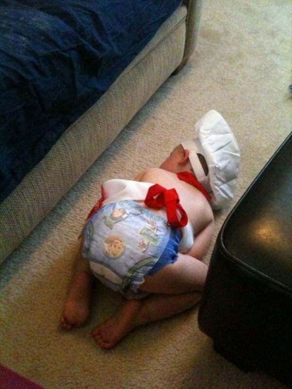 Kh&ocirc;ng thể nhịn cười với c&aacute;c tư thế ngủ 