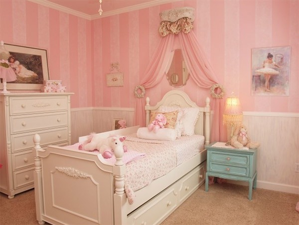 Mẫu phòng ngủ màu hồng đẹp như cổ tích cho bé gái 9