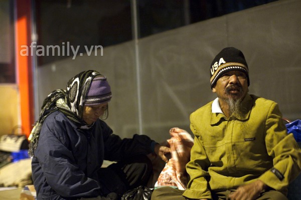Những chuyện kể về người vô gia cư ở ga Hà Nội 2