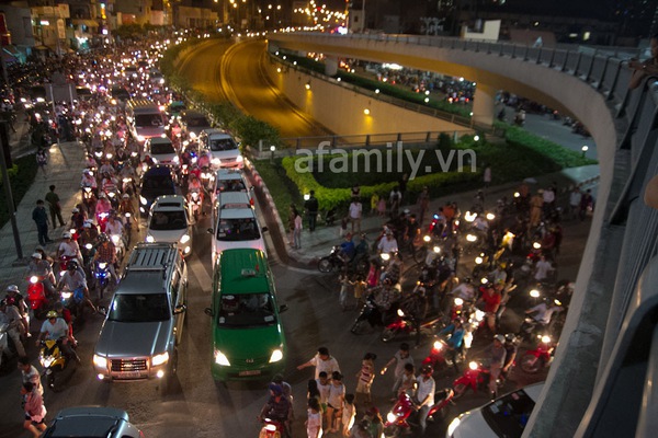 Hà Nội - Sài Gòn rực rỡ đón năm mới 2013 36