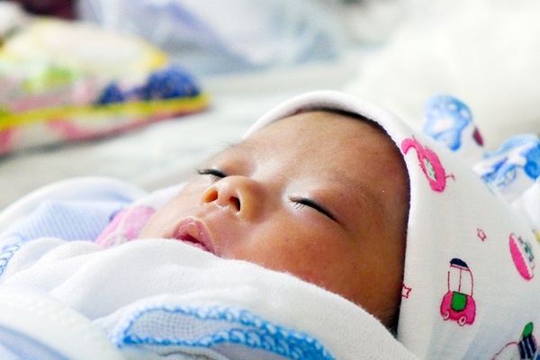 Em b&eacute; 1kg của b&agrave; mẹ 