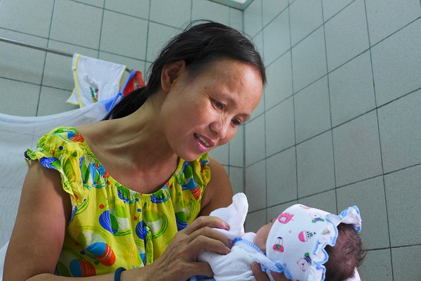 Em b&eacute; 1kg của b&agrave; mẹ 