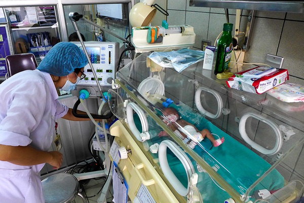 Em b&eacute; 1kg của b&agrave; mẹ 
