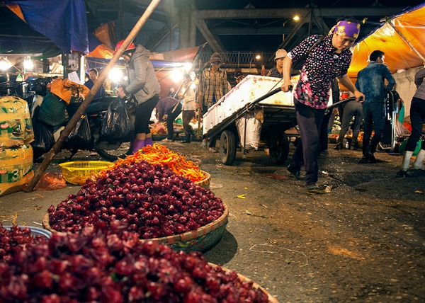Cận cảnh chợ Long Biên - 1 trong 7 chợ trời thú vị nhất thế giới 6