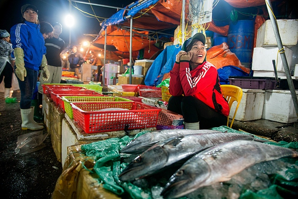 Cận cảnh chợ Long Biên - 1 trong 7 chợ trời thú vị nhất thế giới 16