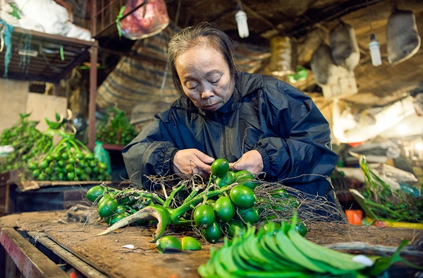 Cận cảnh chợ Long Biên - 1 trong 7 chợ trời thú vị nhất thế giới 13