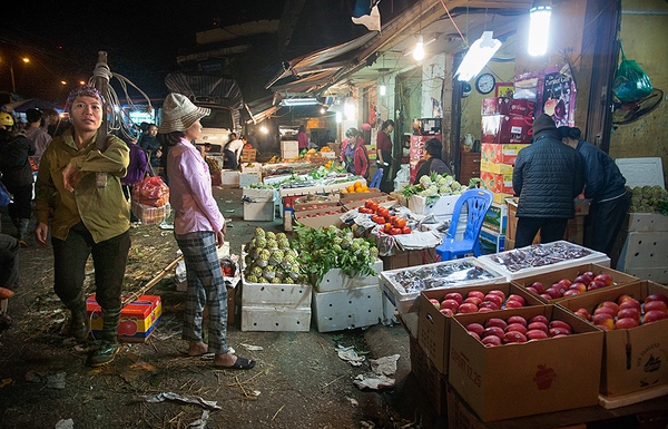 Cận cảnh chợ Long Biên - 1 trong 7 chợ trời thú vị nhất thế giới 9