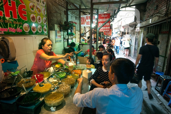 Ngắm những ngõ phố “mưu sinh” sống động của phố cổ Hà Nội  3