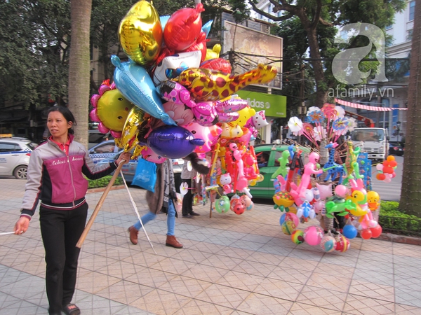 Hà Nội tiết trời đẹp như Tết, người người xuống phố  10