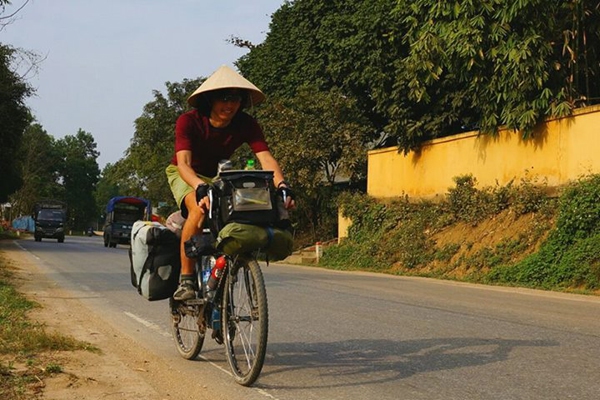 Gặp chàng trai Nhật đạp xe vòng quanh thế giới đang 