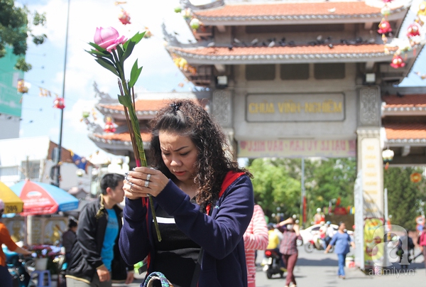 dân công sở đi lễ chùa