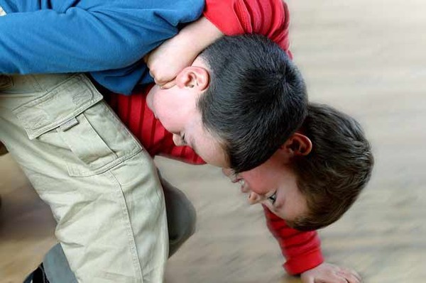 Những sự thật th&uacute; vị m&agrave; chỉ những bố mẹ c&oacute; con trai mới biết