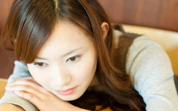 Tôi giật mình khi đang sống cùng người chồng máu lạnh có tình với vợ con Tôi giật mình khi đang sống cùng người chồng máu lạnh có tình với vợ con