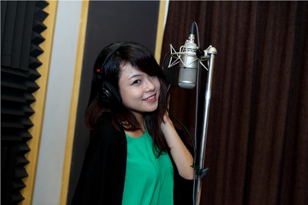 Hồ Ngọc Hà cùng team The Voice hát nhạc Noel 9