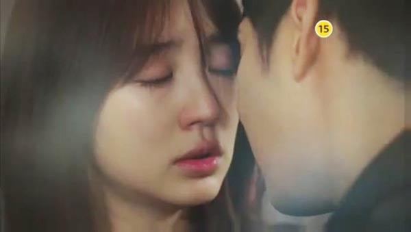 Yoon Eun Hye, Park Yoochun hôn nhau đắm đuối 2