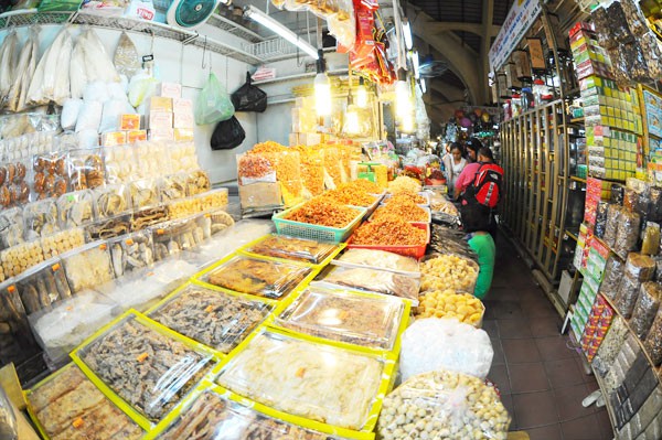 Gi&aacute; thực phẩm: &ldquo;ngo&agrave;i n&oacute;ng, trong lạnh&rdquo; 3