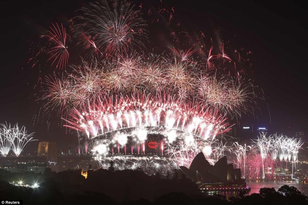 Thế giới đón năm mới 2013 trong pháo hoa rực rỡ 42
