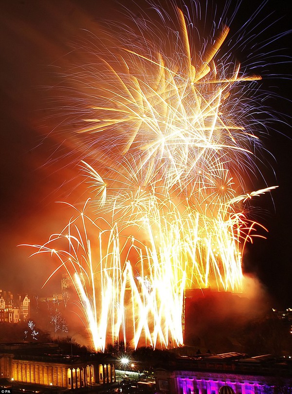 Thế giới đón năm mới 2013 trong pháo hoa rực rỡ 29