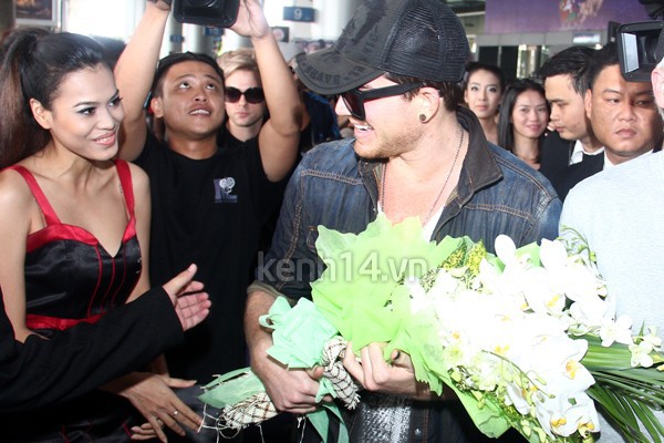 Adam Lambert dẫn bạn trai sang Việt Nam  5