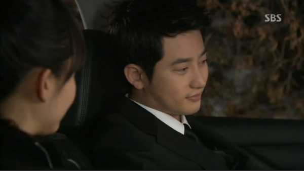 Moon Geun Young bị 