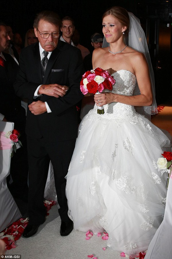 Chồng cũ Britney Spears - Kevin Federline khóc trong lễ cưới lần 2 1