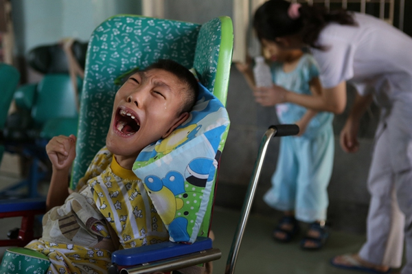 Nhói lòng trẻ Việt Nam nhiễm chất độc da cam trên báo nước ngoài 7