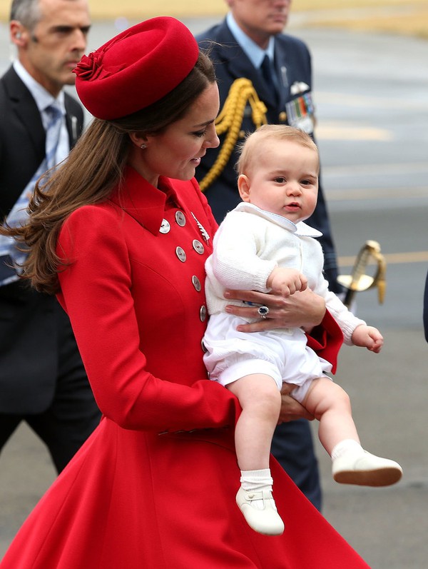 Những khoảnh khắc đẹp nhất của Công nương Kate và Hoàng tử bé 6