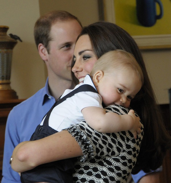 Những khoảnh khắc đẹp nhất của Công nương Kate và Hoàng tử bé 9