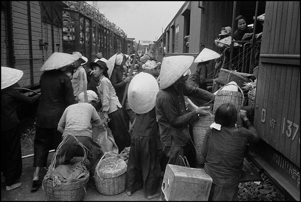 Cảnh mắc võng, nấu ăn cực hiếm trên chuyến tàu Sài Gòn - Nha Trang năm 1952 16
