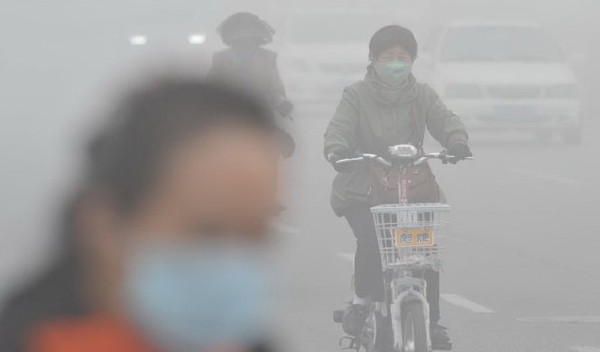 Sương mù gây náo loạn giao thông Trung Quốc 1