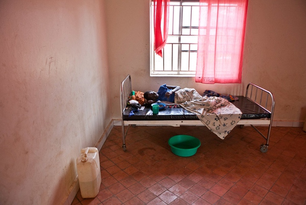 Cận cảnh sinh con trong các cơ sở y tế thiếu thốn ở châu Phi 7